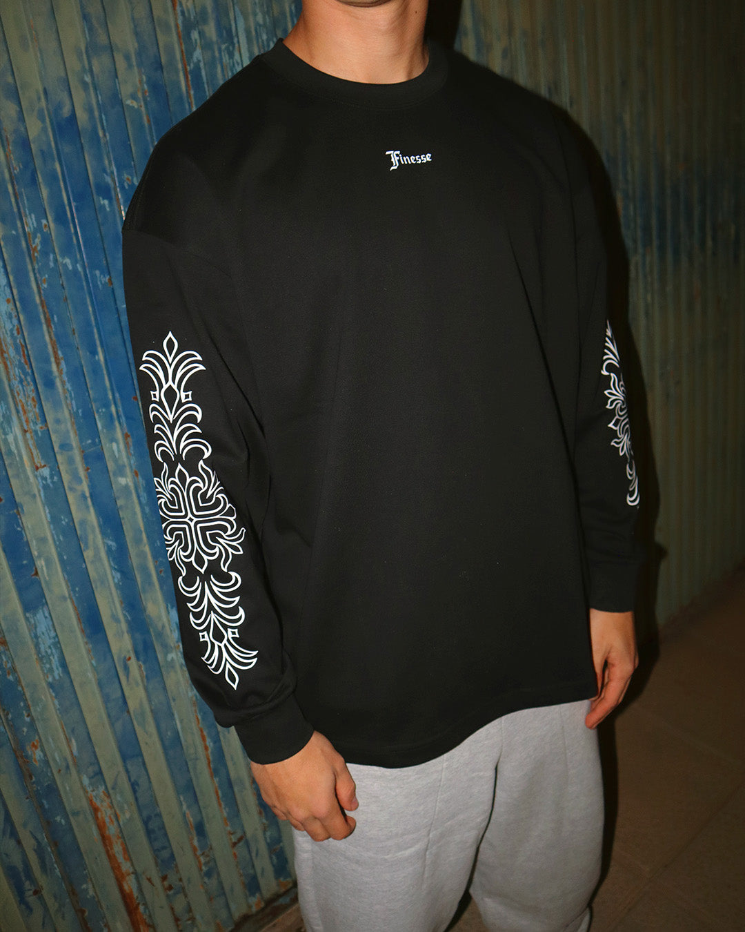 CAMISETA LARGA (NEGRO)